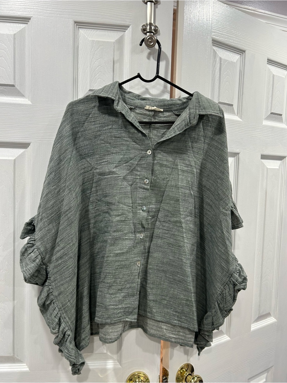 Relaxed Ruffle-Sleeve Button Front Blouse in Heathered Sage Green